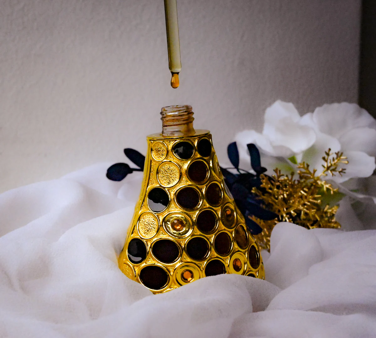 Qais Attar Perfume Oil - Image 3